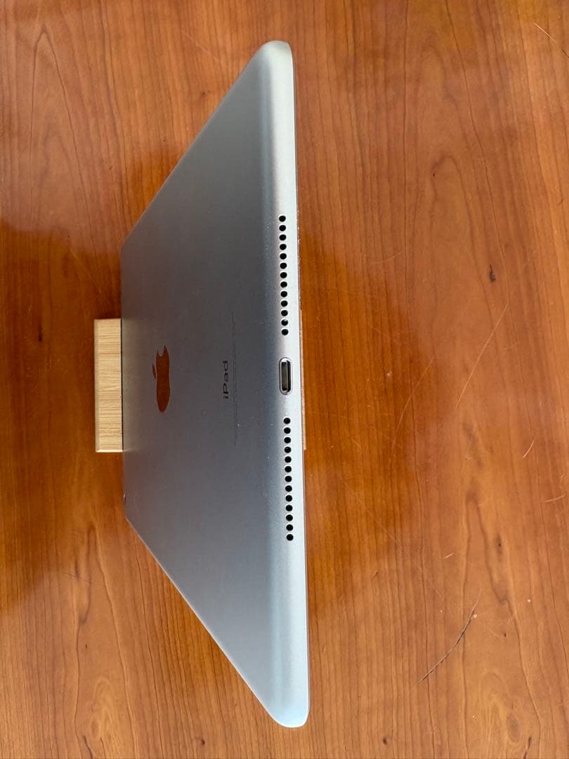 D*o様 Apple iPad (第6世代) シルバー