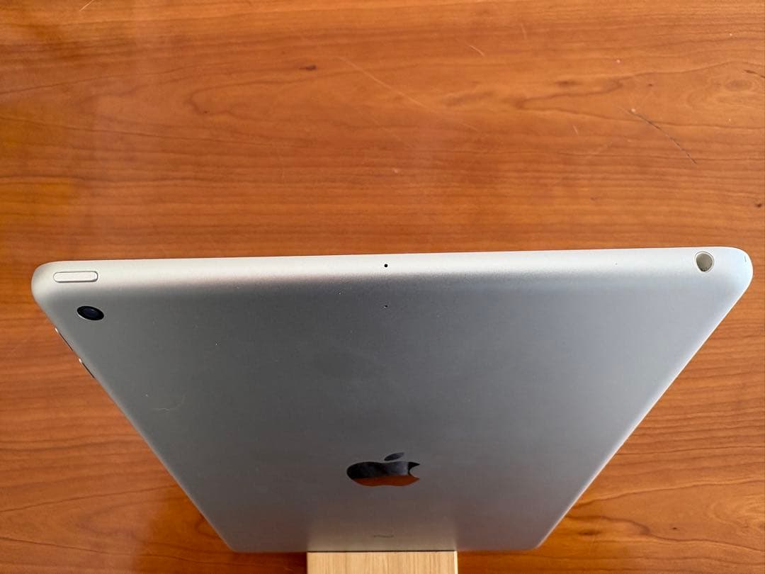 D*o様 Apple iPad (第6世代) シルバー