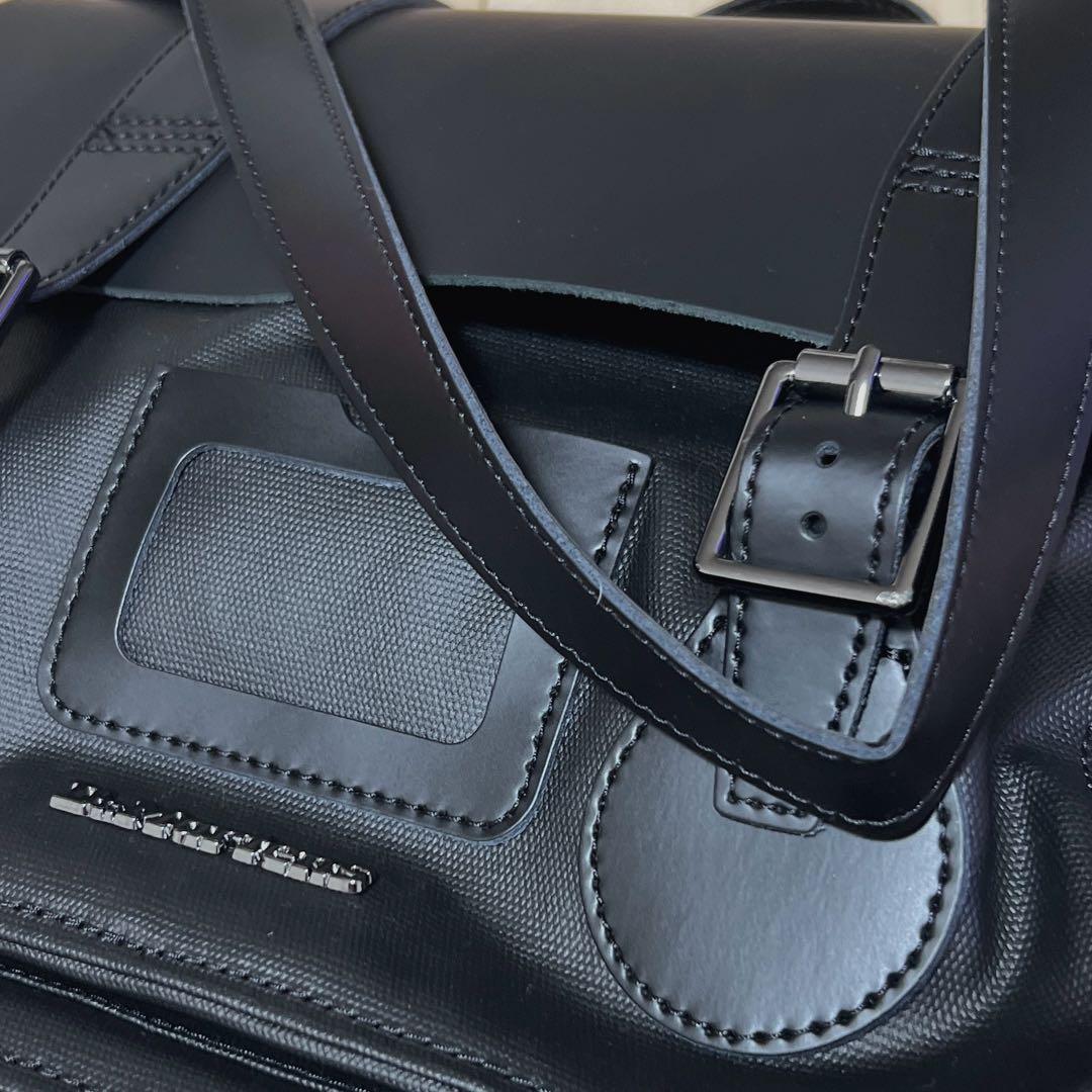 Dr.Martens サッチェルバッグ　ショルダーバッグ　ブラック　PA05X