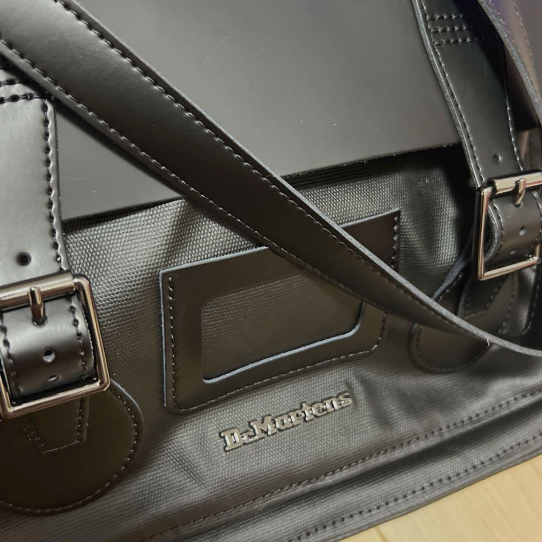 Dr.Martens サッチェルバッグ　ショルダーバッグ　ブラック　PA05X