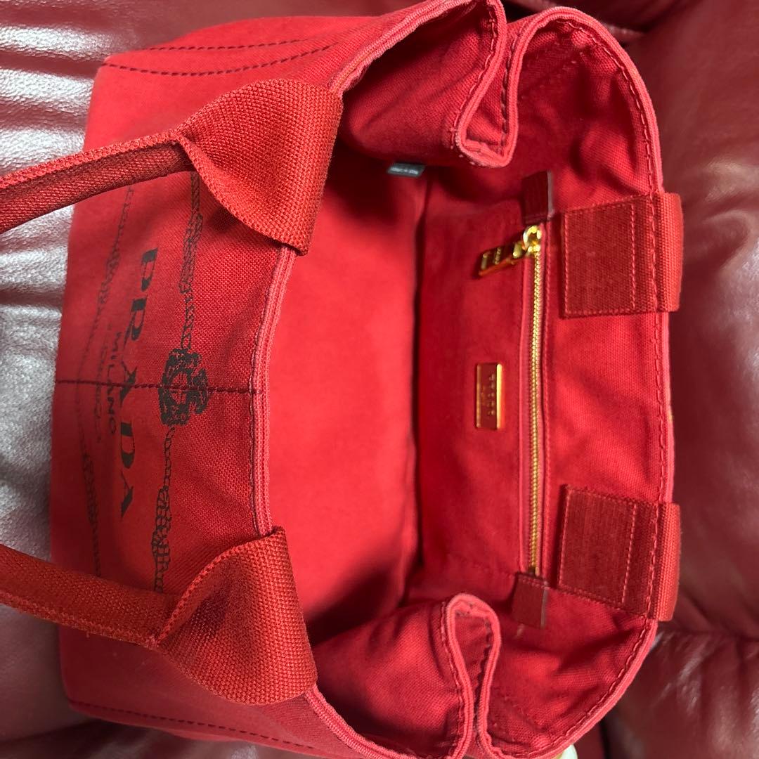 PRADA カナパ　レッド　本日消去