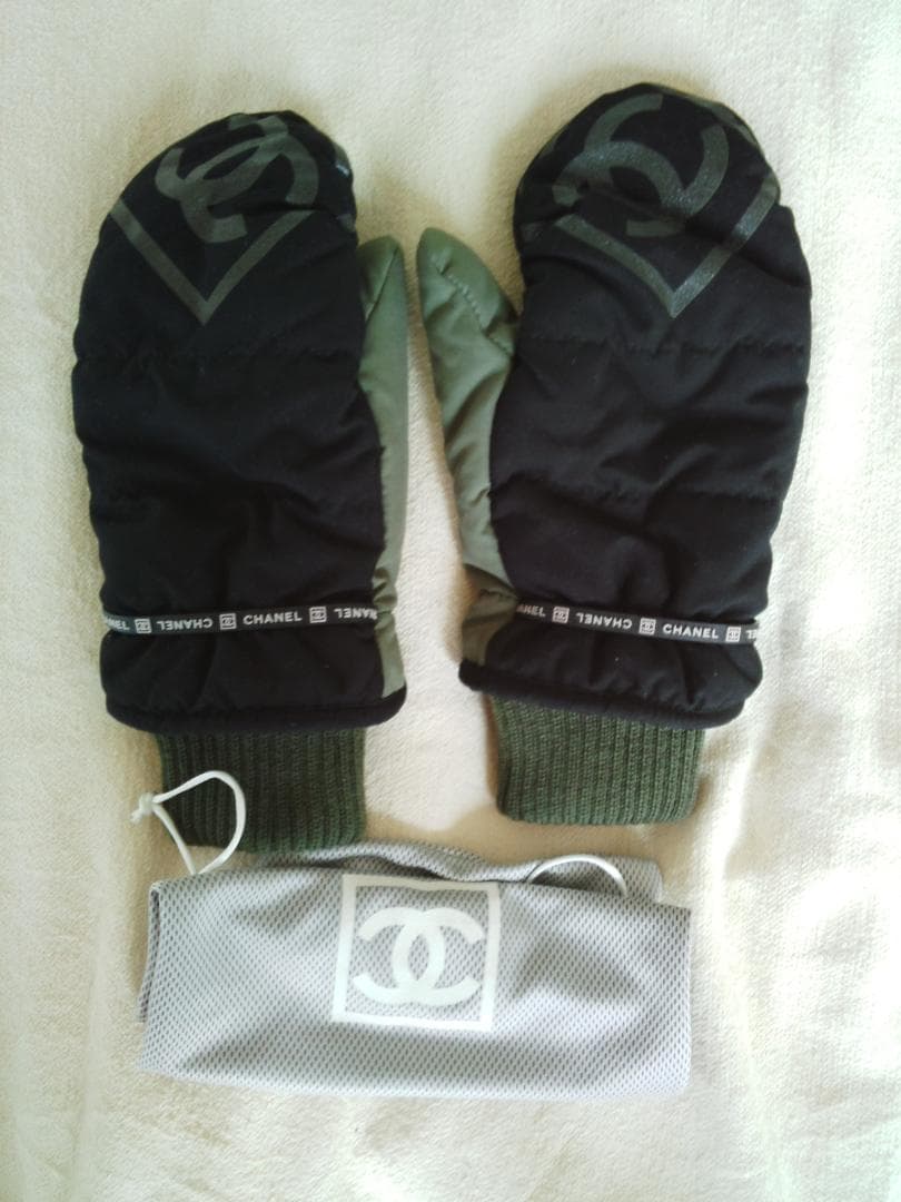 シャネル　手袋ミトン　新品未使用
