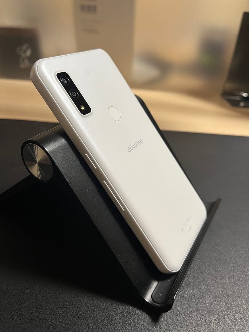 docomo arrows F-51B 白色 スマートフォン本体