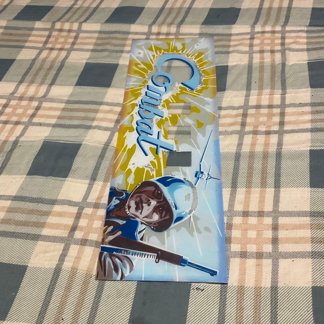 昔のピンボールゲームのスコアー板　【昭和レトロ　コンバット】