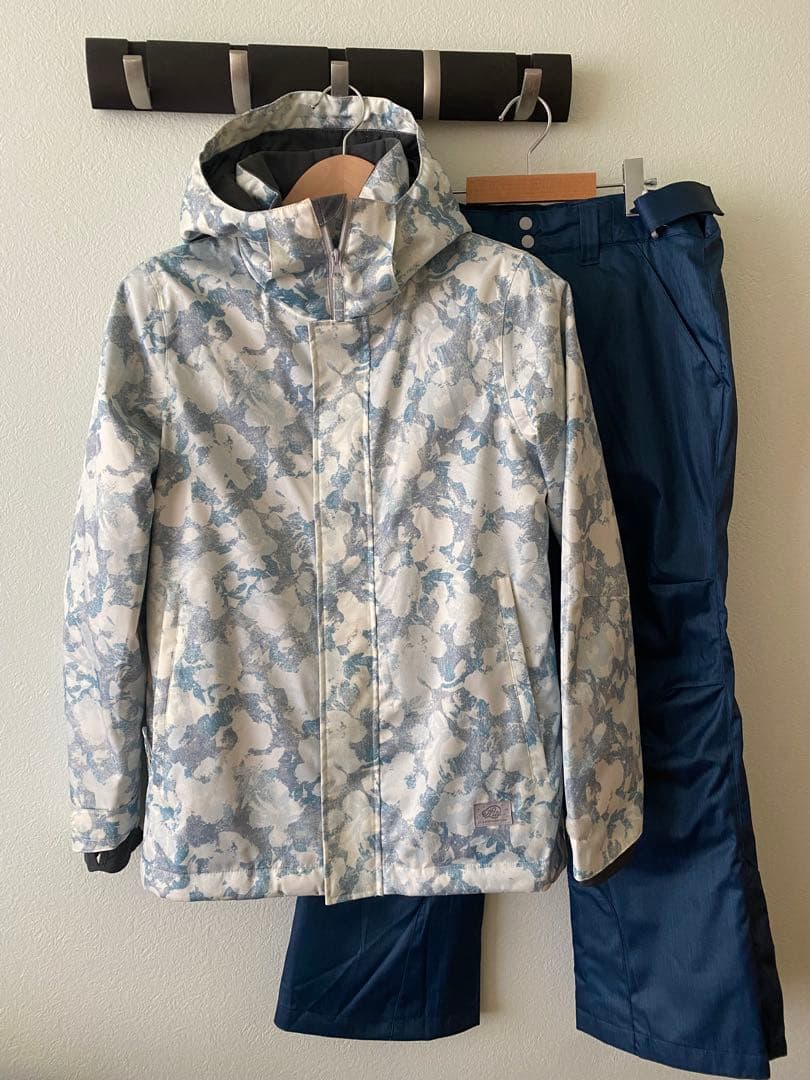 スノーボードウェアセット　レディスSサイズ