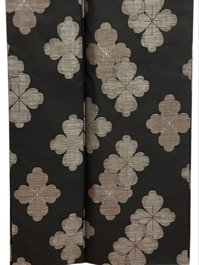 本場奄美大島紬 地空き 経緯絣 9マルキ 小紋 花菱 証紙 美品 イ6478