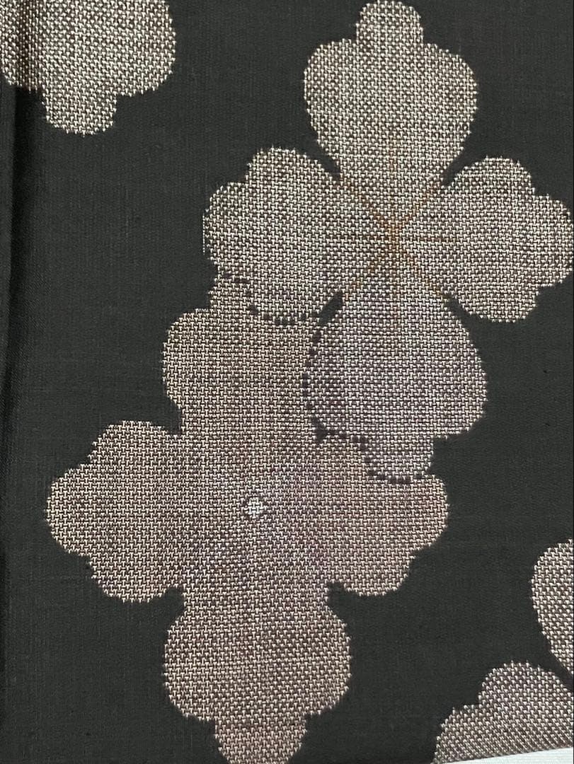 本場奄美大島紬 地空き 経緯絣 9マルキ 小紋 花菱 証紙 美品 イ6478