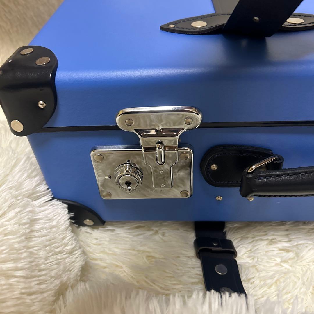 【美品】GLOBE TROTTER スーツケース ロイヤルブルー　二輪