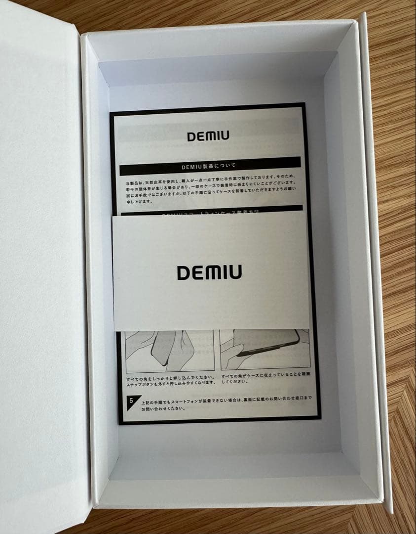 DEMIU ブラック iPhone16用ケース