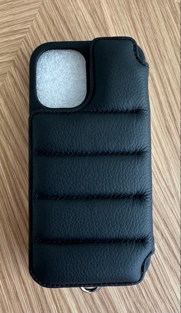 DEMIU ブラック iPhone16用ケース