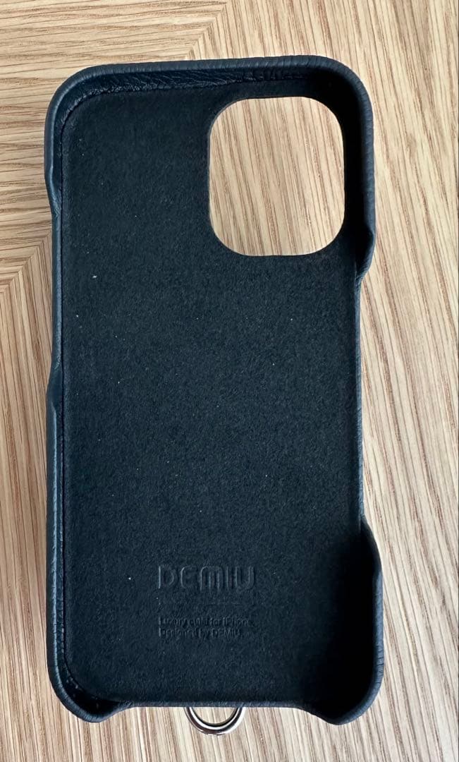DEMIU ブラック iPhone16用ケース
