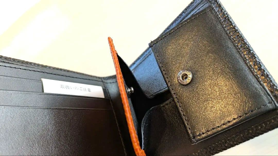 NADAYA　バスケ革の二つ折り財布 メンズ ブラック