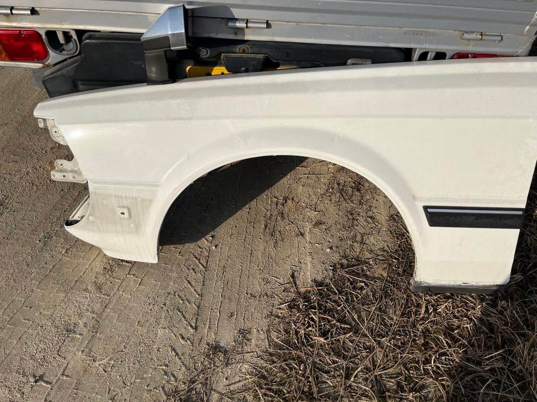 GX６１セダン マーク2 左フェンダー　旧車