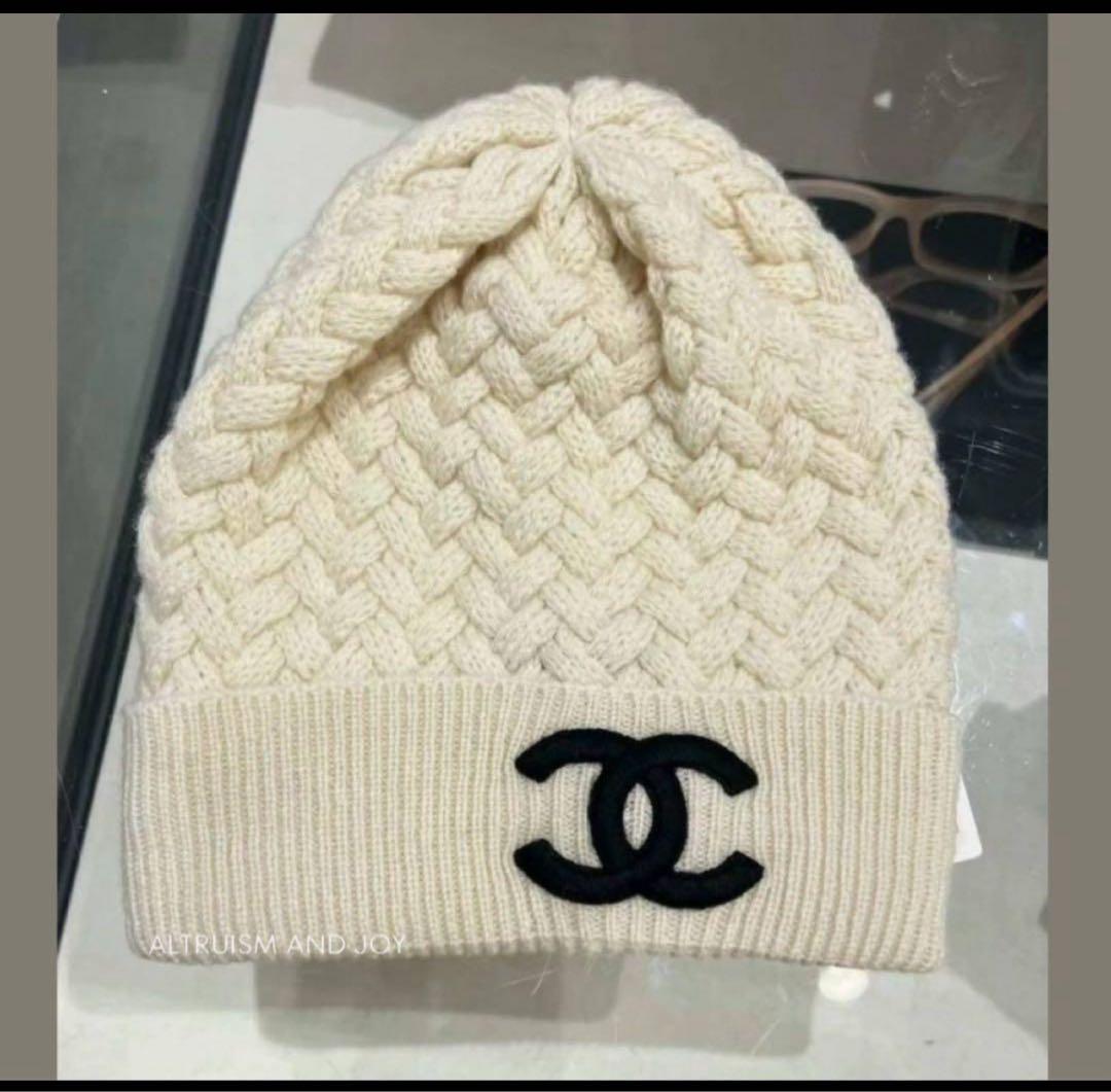 新品同様 シャネル ニット帽 白