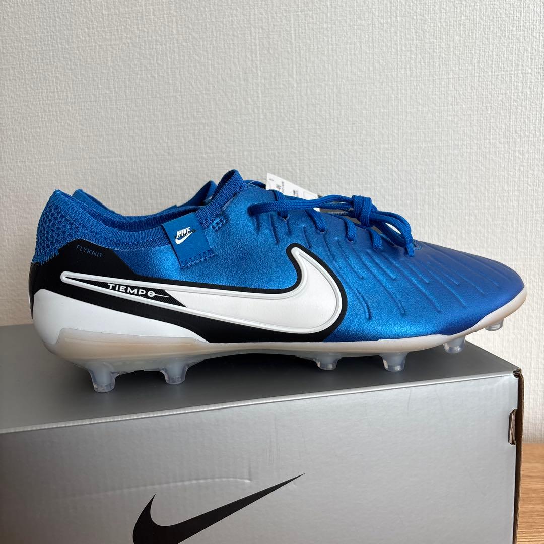 28　ナイキ　サッカー　スパイク　DV4330　ティエンポ レジェンド 10