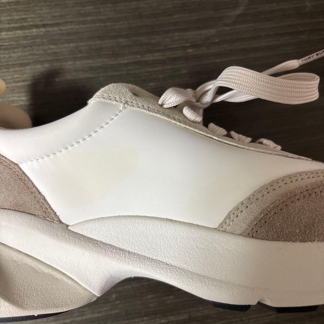 まかろん お値下げしました トリーバーチホワイト/ベージュ 厚底スニーカー