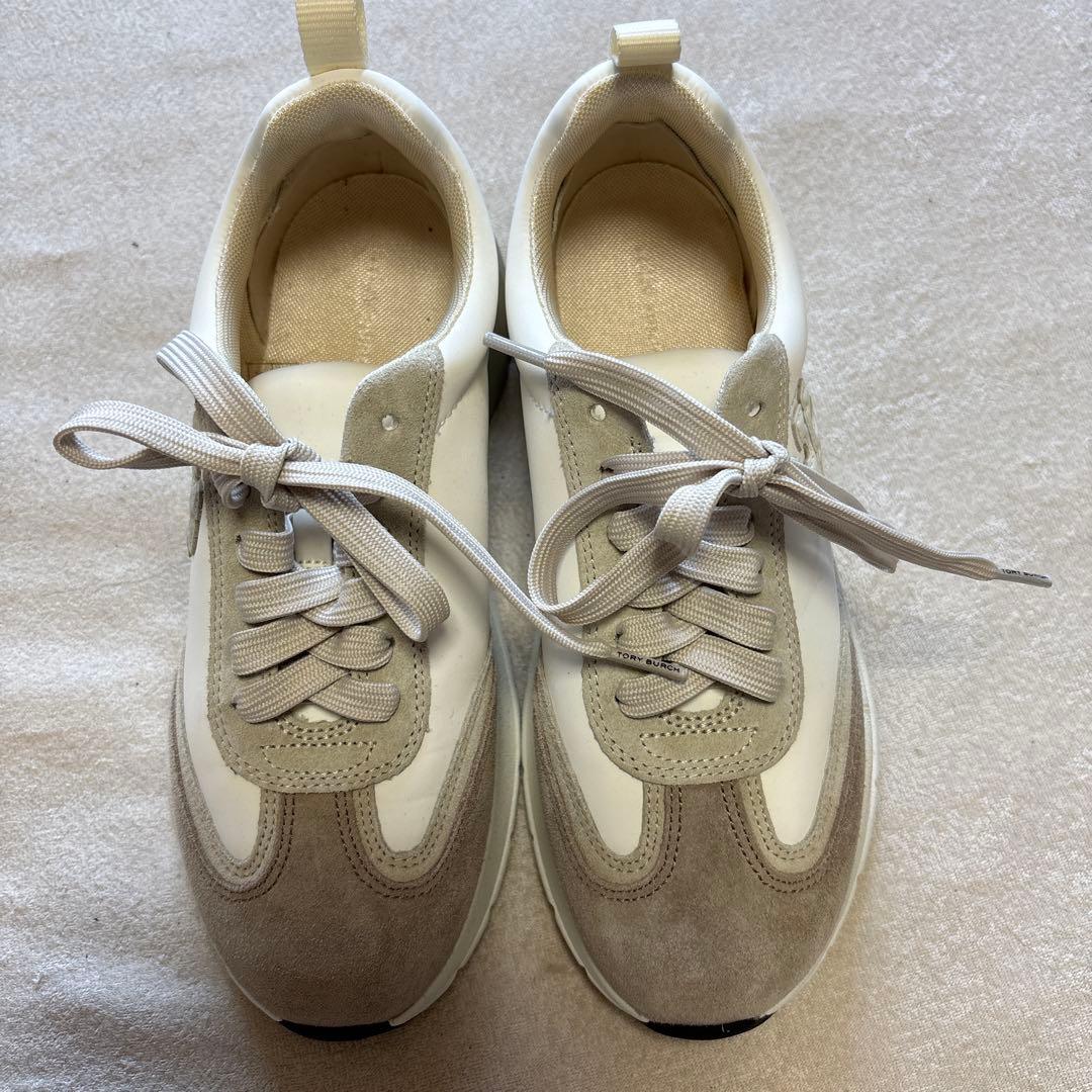 まかろん お値下げしました トリーバーチホワイト/ベージュ 厚底スニーカー