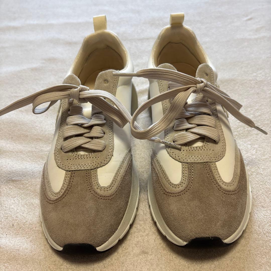 まかろん お値下げしました トリーバーチホワイト/ベージュ 厚底スニーカー