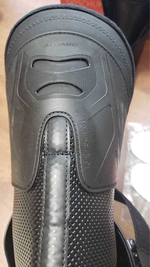 スキー ATOMIC HAWX MAGNA80 26-26.5