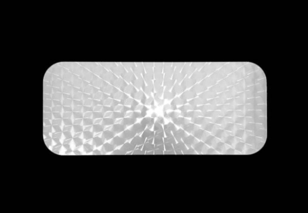 ふそうキャンター　リア窓ウロコ