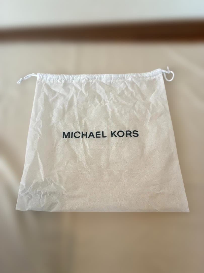 REED ベルテッド バケット ショルダー ミディアム マイケルコース