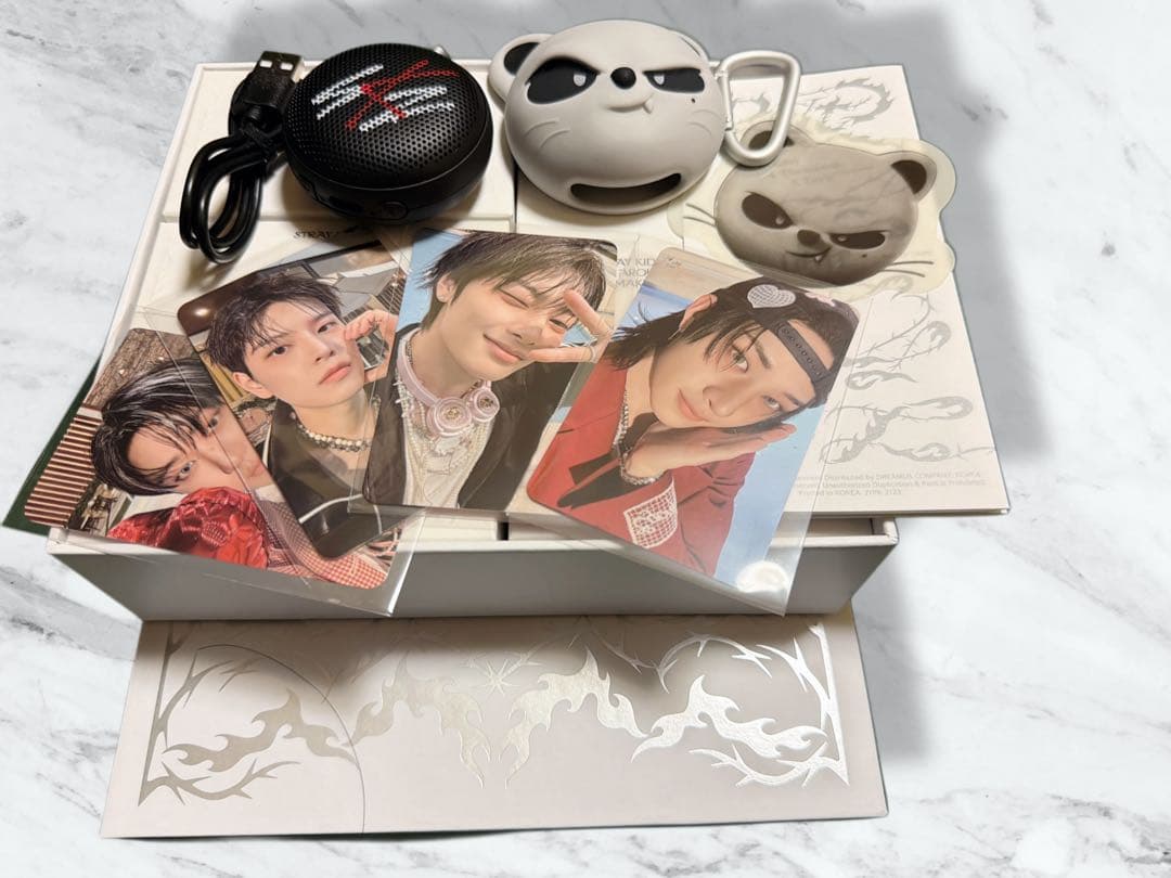 EVIL SKZOO SPEAKER ジニレット ヒョンジン &トレカ