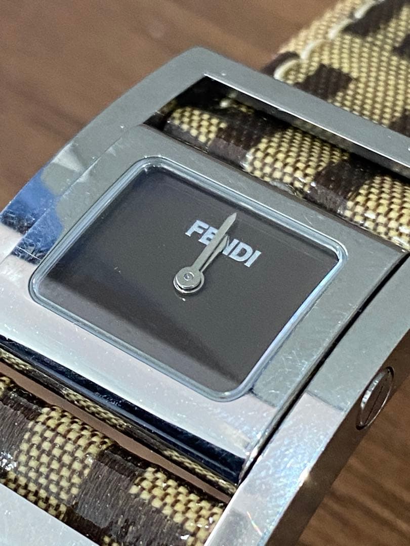 FENDI フェンディ ズッカ柄 FFロゴ クォーツ時計