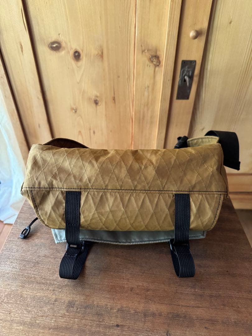 スウィフトインダストリーズ　ヒップバッグ