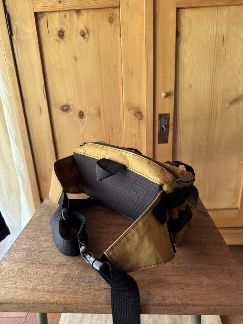 スウィフトインダストリーズ　ヒップバッグ