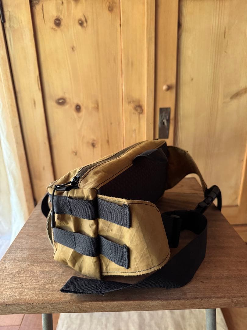 スウィフトインダストリーズ　ヒップバッグ