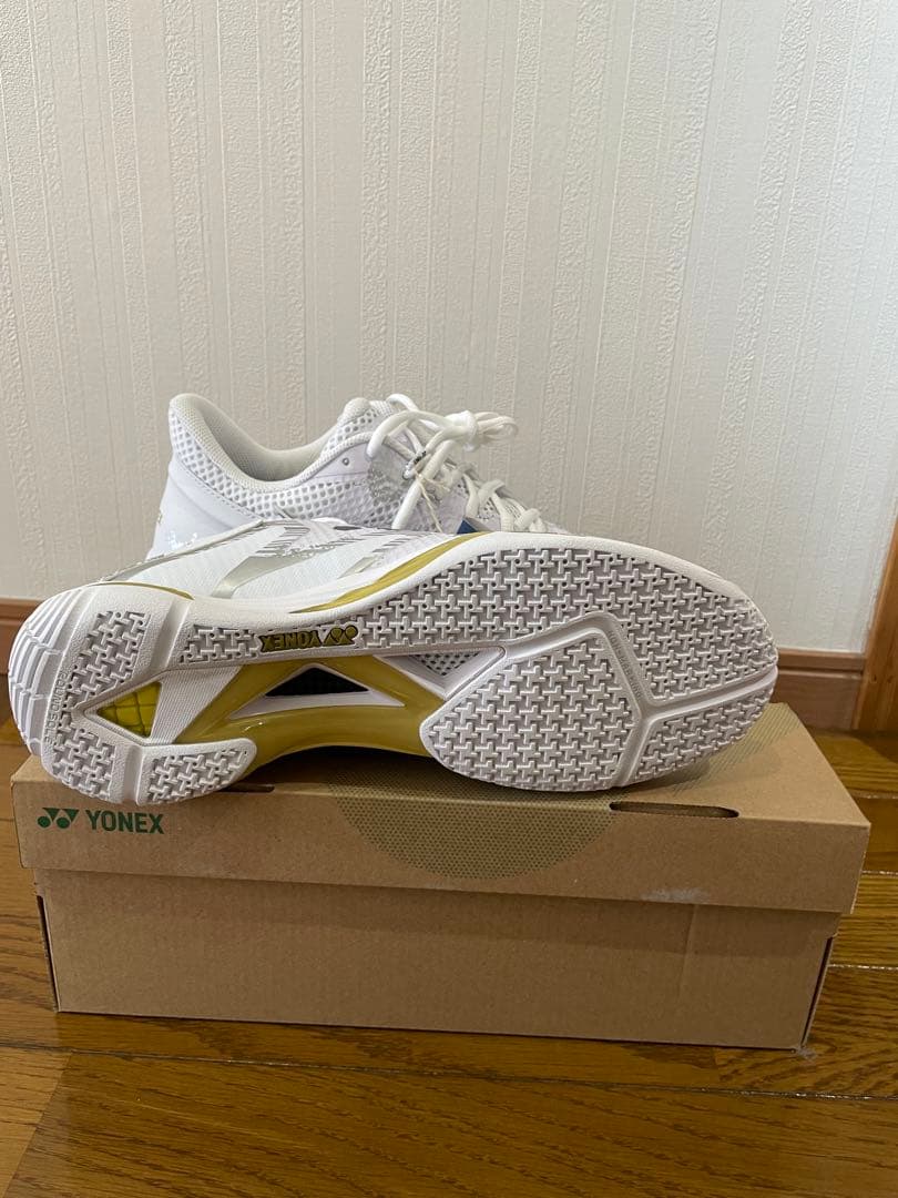 YONEX バドミントンシューズ 26.5cm ホワイト/ゴールド　新品未使用