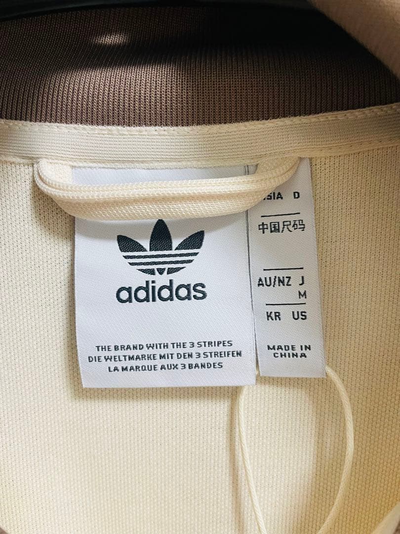 adidas アイボリー ジャージ