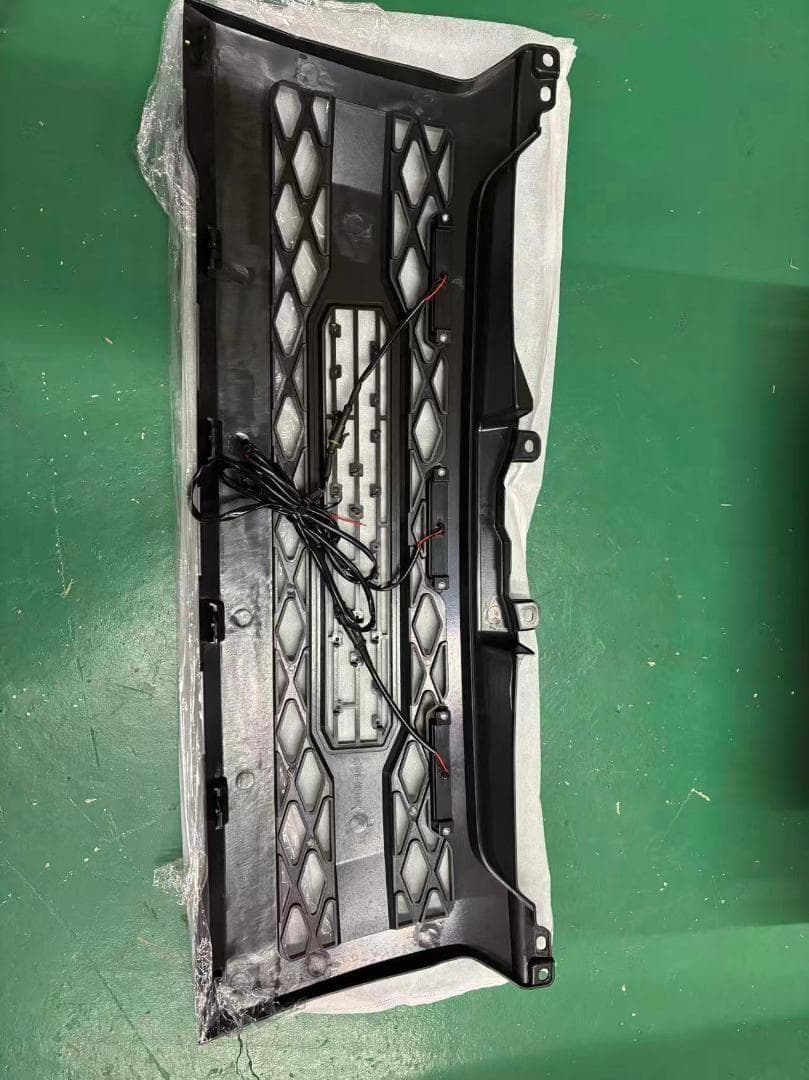 最新版ハイエース 標準ボディ用 グリル LEDマーカーセット オフロード