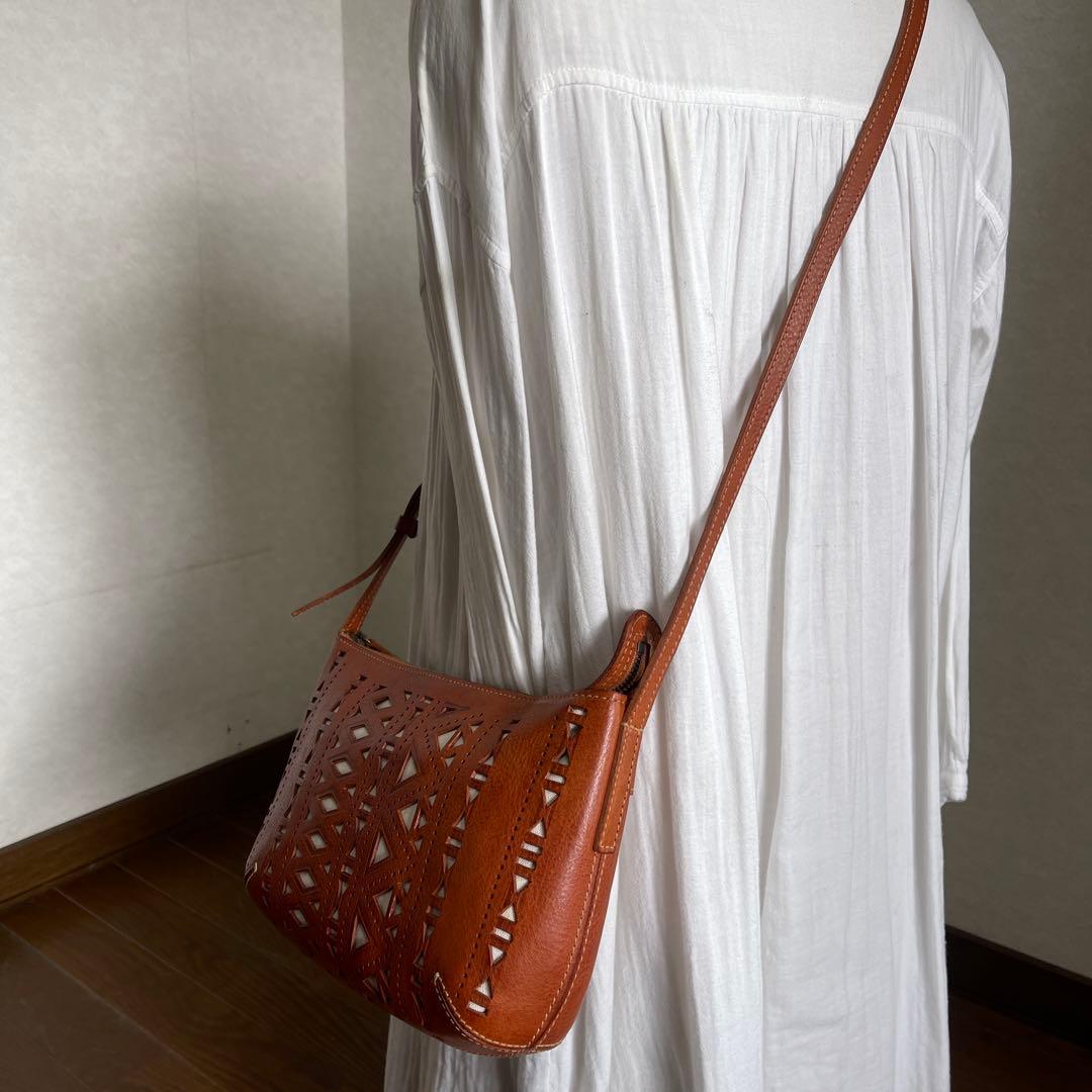 ◇ 美品 genten ゲンテン カットワークレザーショルダーバッグ ブラウン◇