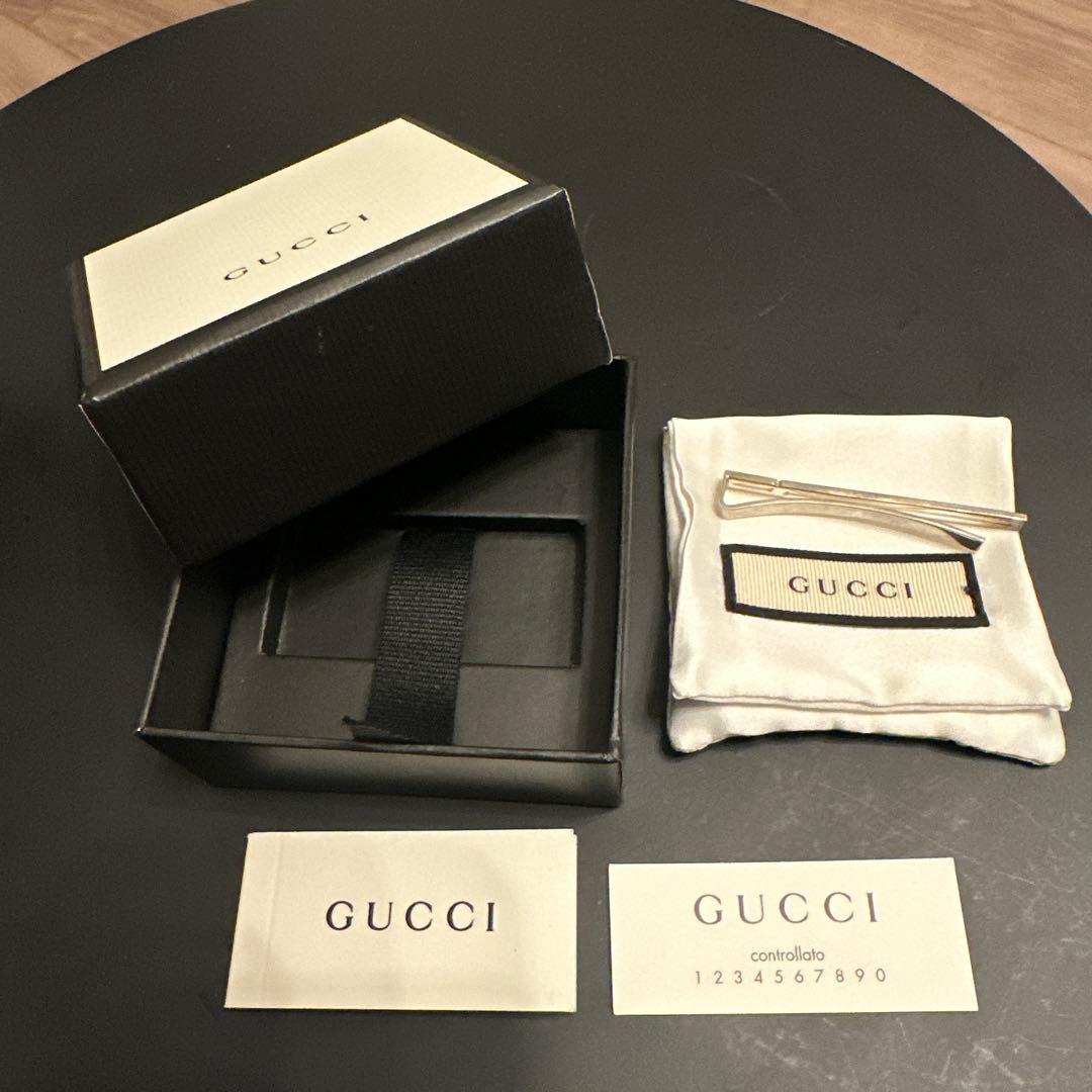 GUCCI シルバー ネクタイピン インフィニティノット