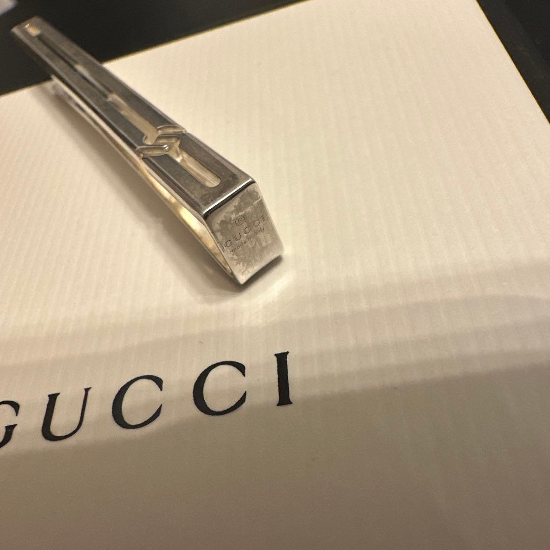 GUCCI シルバー ネクタイピン インフィニティノット
