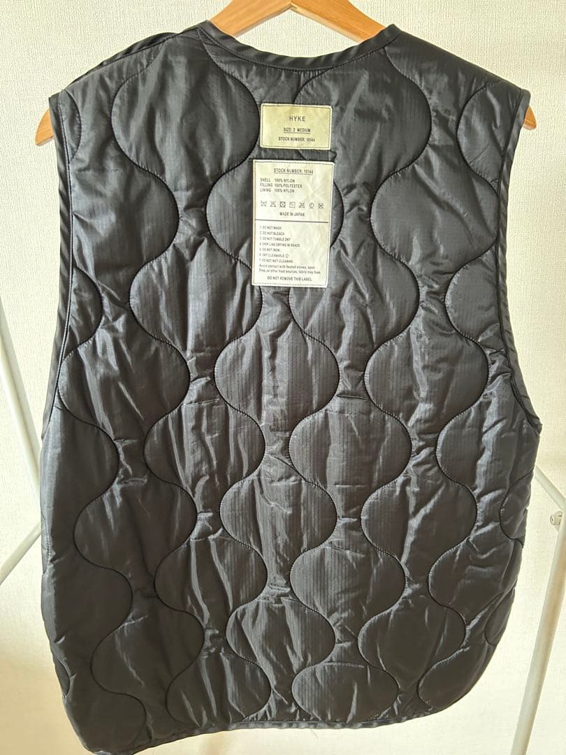 QUILTED VEST / HYKE キルティング　ベスト