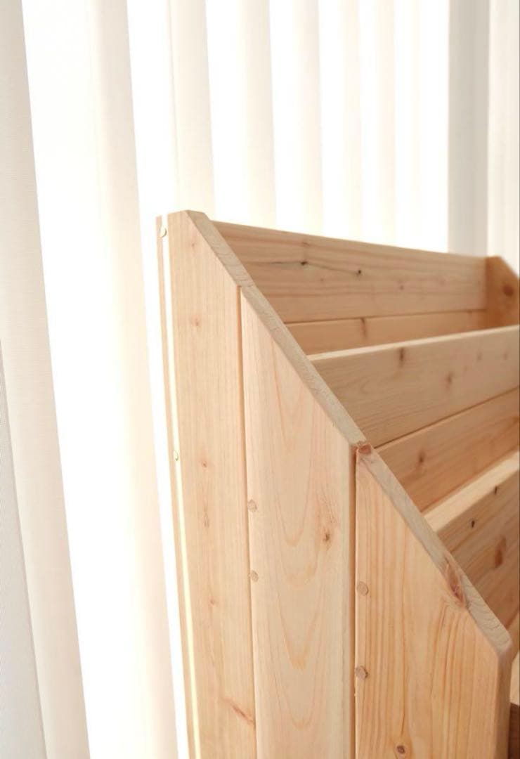 絵本棚　マガジンラック　本棚