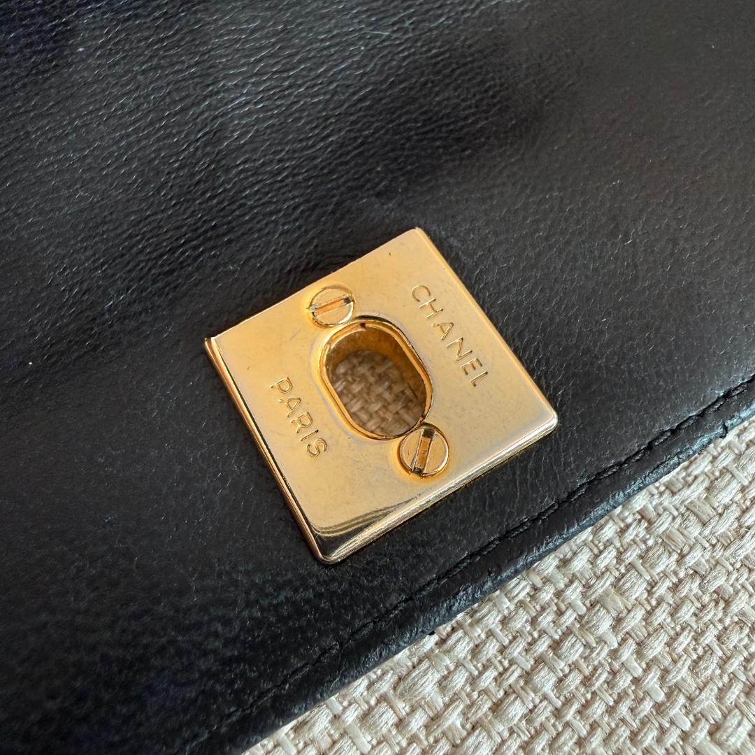 CHANEL ミニマトラッセ チェーンショルダーバッグ ブラック ラムスキン