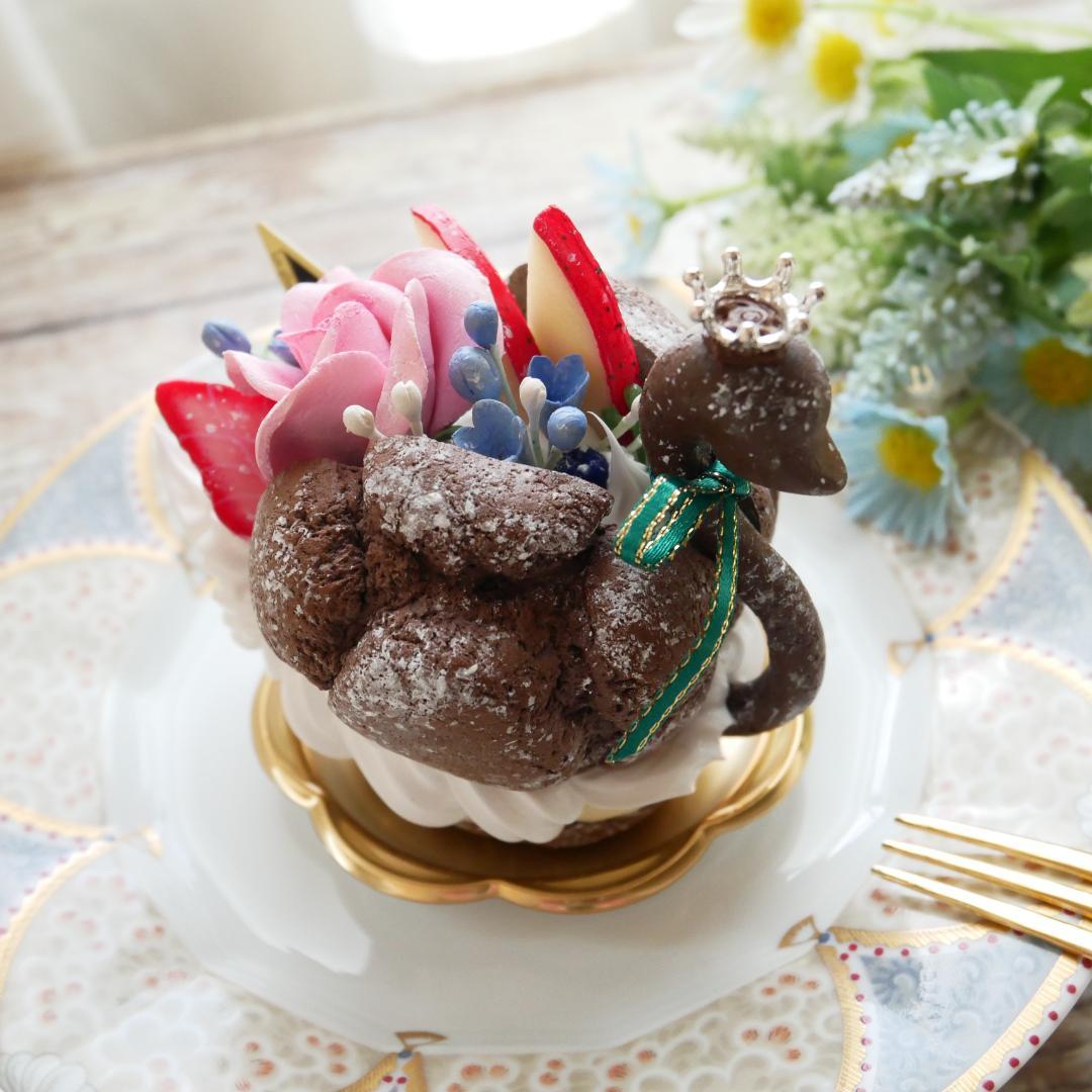 【RAMஐ*゜様】フェイクスイーツ◆花飾り♡可憐ツインスワンシュー◆リアルサイズ