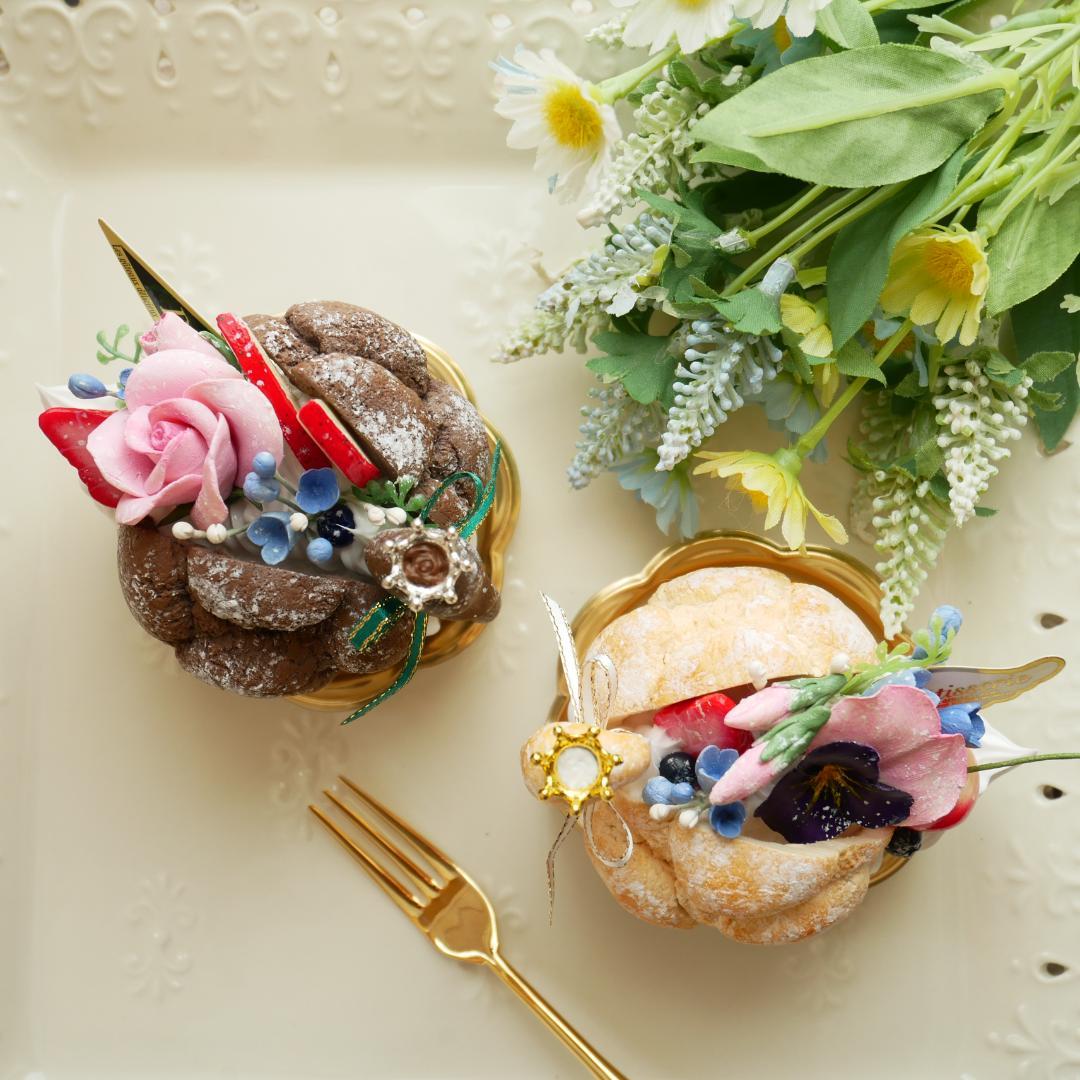 【RAMஐ*゜様】フェイクスイーツ◆花飾り♡可憐ツインスワンシュー◆リアルサイズ