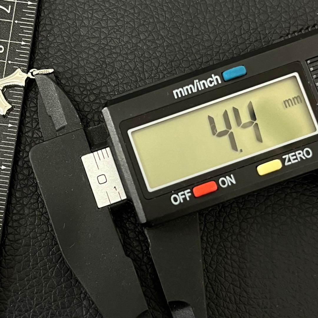 (C080506)Pt850 ネックレストップ 十字架 チャーム アクセサリー