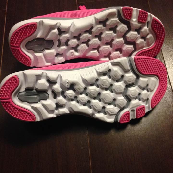 新品 ナイキトレーニングシューズ