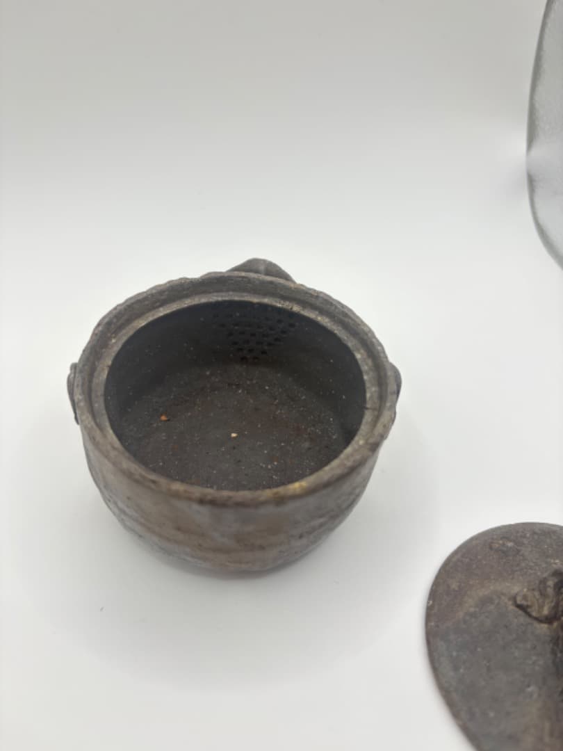 初代大饗仁堂作　松笠摘宝瓶