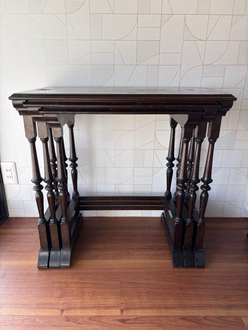 イ*ン様 アンティーク　ネストテーブル