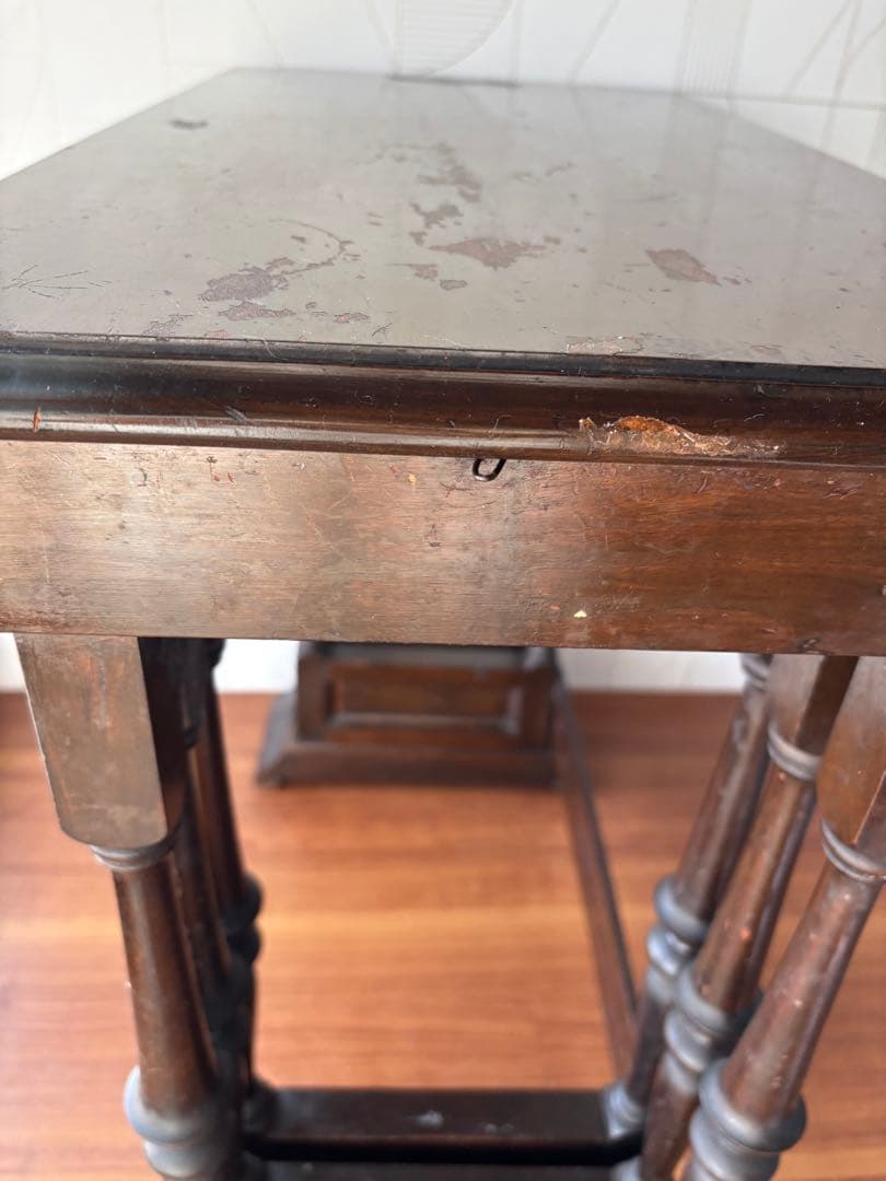 イ*ン様 アンティーク　ネストテーブル