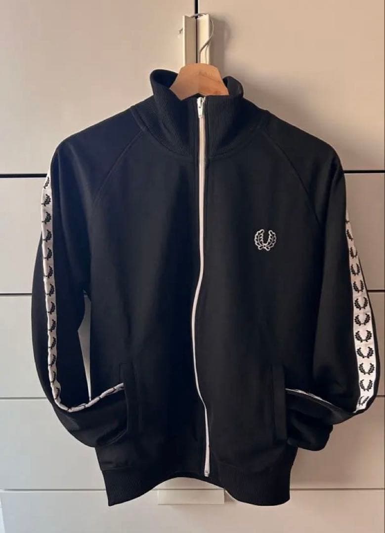 FRED PERRY トラックジャケット
