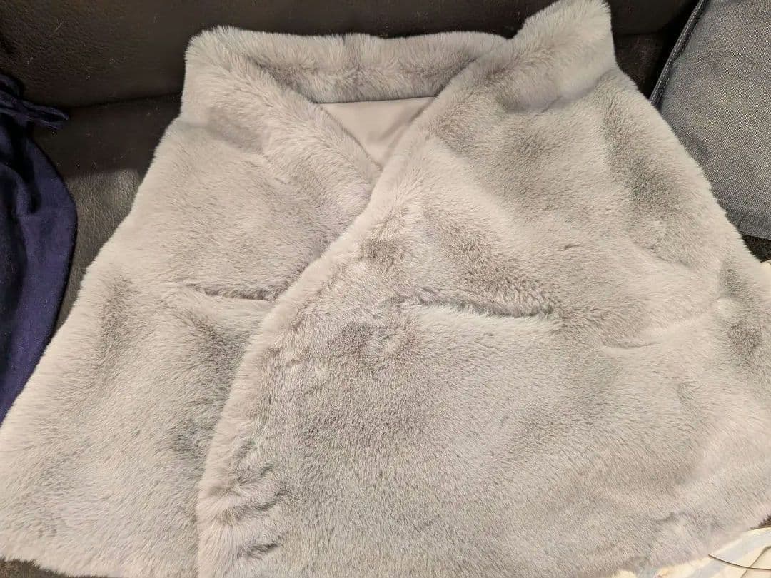 し*ん様 JENNE リッチボリュームファーケープ　グレー