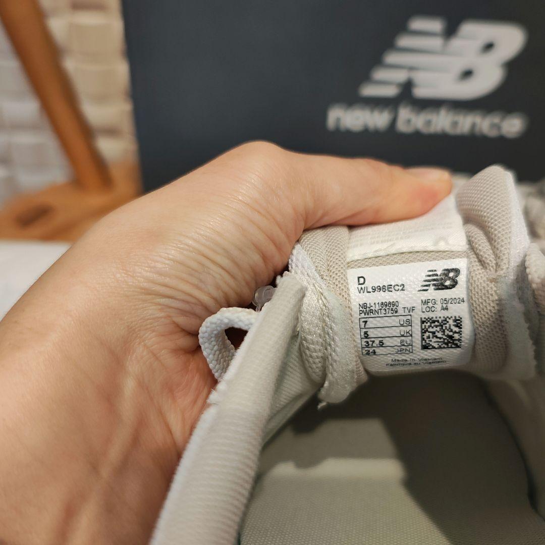 ヒナ　新品New Balance 996
