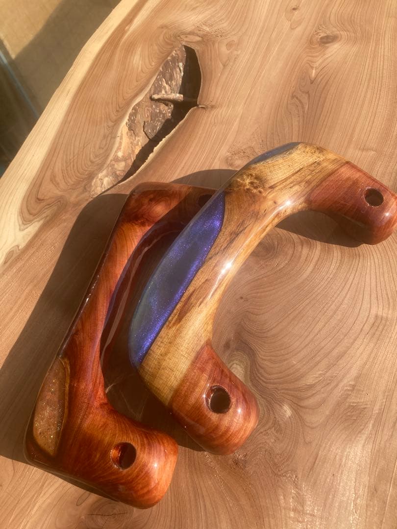 木製アシストグリップ　レジン仕上げ　200系ハイエースAピラー用